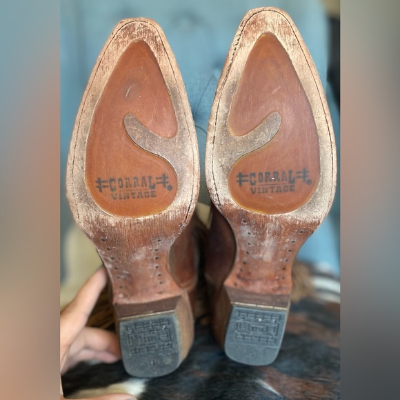 Corral Vintage Fringe Boots - Picture 10 of 10